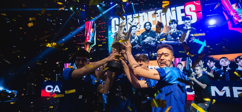 Movistar Riders ganadores de la Superliga de lol de gaming