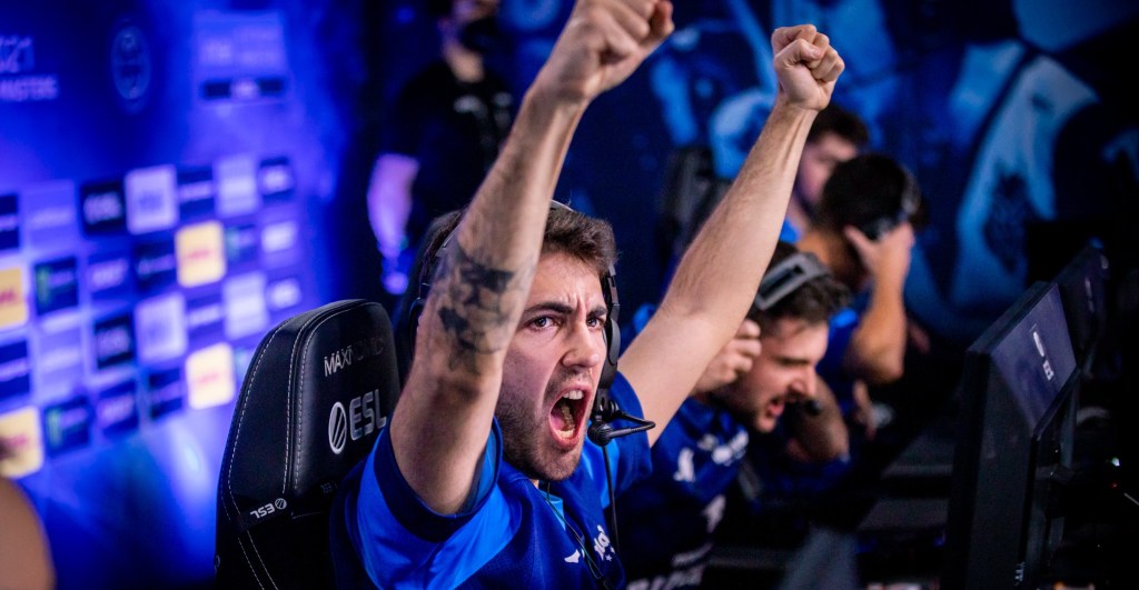Movistar Riders en la final de la Superliga de lol de gaming